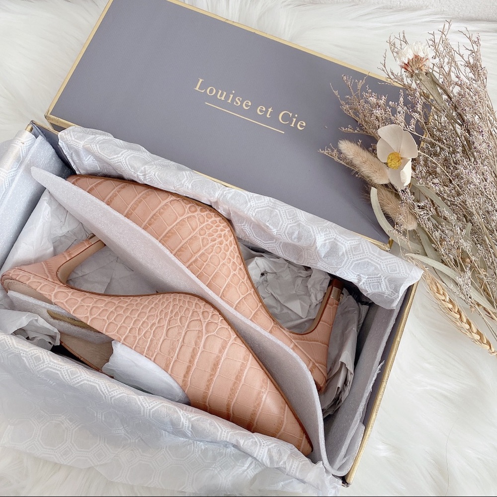 Louise et Cie Karas Pointed Toe Mule Pump - Picture 6 of 8